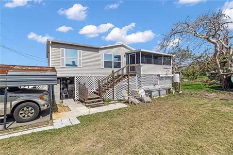 228 Mamie St, Chokoloskee, FL 34138