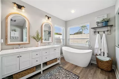Bath - 6857 Mill Run Cir, Naples, FL 34109 photo 4 of 5