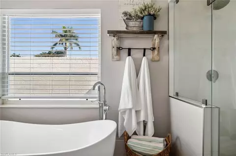 Bath - 6857 Mill Run Cir, Naples, FL 34109 photo 2 of 5