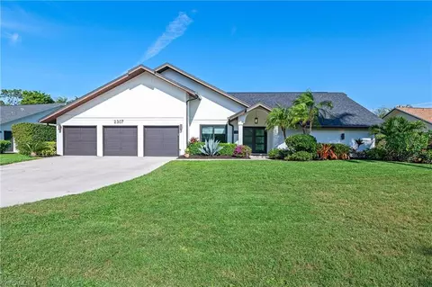2307 Queens Way, Naples, FL 34112