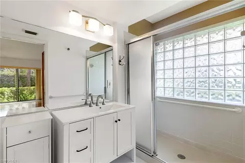 Bath - 110 Bennington Dr #2, Naples, FL 34104 photo 1 of 2