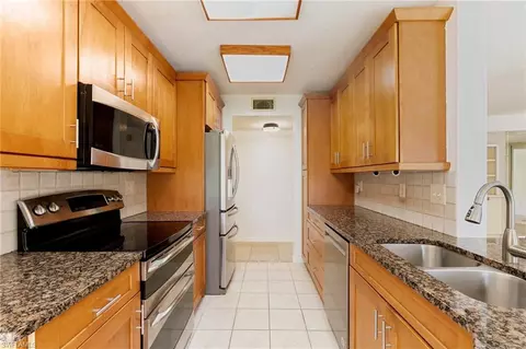 Kitchen - 110 Bennington Dr #2, Naples, FL 34104 photo 4 of 6