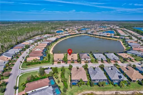 View/Area - 7815 Jacaranda Ln, Naples, FL 34114 photo 2 of 3