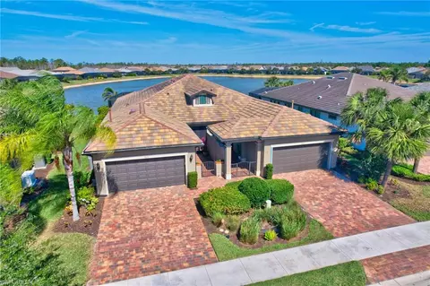 7815 Jacaranda Ln, Naples, FL 34114