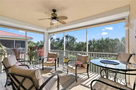4700 Yacht Harbor Dr #621, Naples, FL 34112