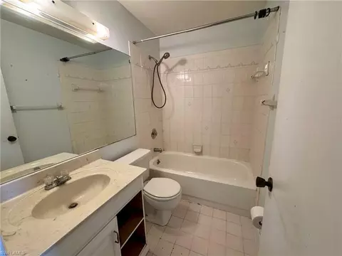 Bath - 33 Willoughby Dr, Naples, FL 34110 photo 2 of 2