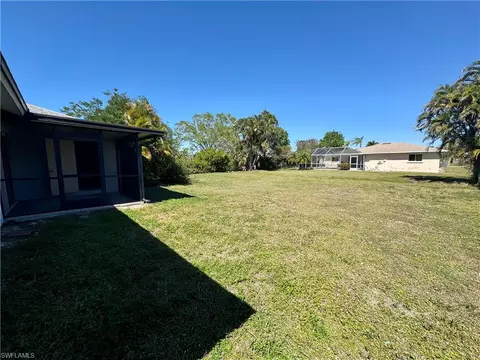 Exterior - 33 Willoughby Dr, Naples, FL 34110 photo 3 of 5