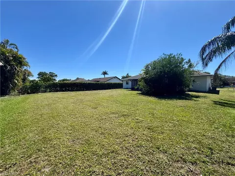 Exterior - 33 Willoughby Dr, Naples, FL 34110 photo 5 of 5