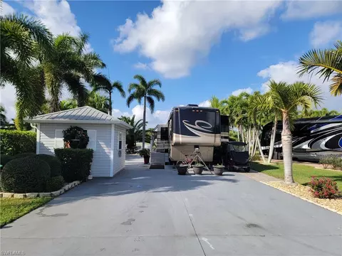 5680 Brightwood Dr, Fort Myers, FL 33905
