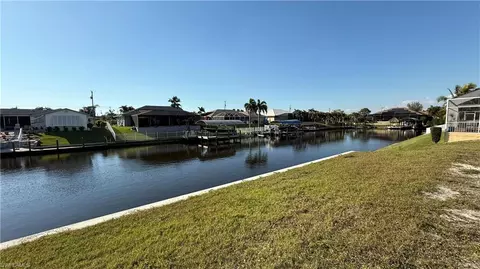 3222 SW 1st Pl, Cape Coral, FL 33914