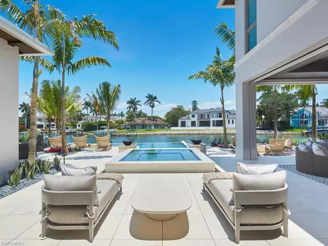 Exterior - 3233 Gin Ln, Naples, FL 34102 photo 5 of 11