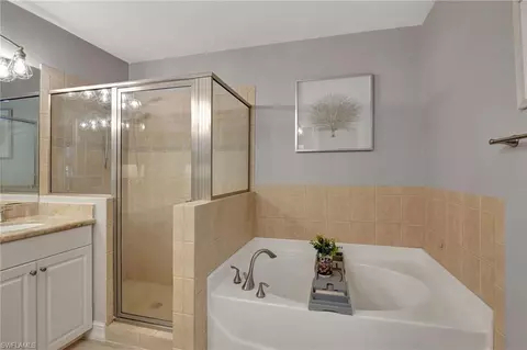 Bath - 10231 Tin Maple Dr #76, Estero, FL 33928 photo 5 of 5