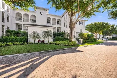 750 Bentwater Cir #204, Naples, FL 34108