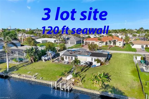 5264 Tamiami Ct, Cape Coral, FL 33904