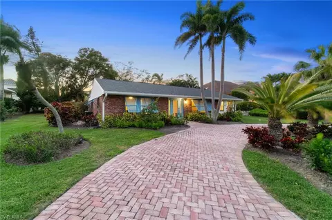 1650 3rd St S, Naples, FL 34102 photo 6