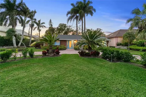 1650 3rd St S, Naples, FL 34102
