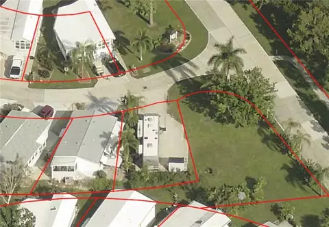 10726 Red Cardinal Cir, Estero, FL 33928