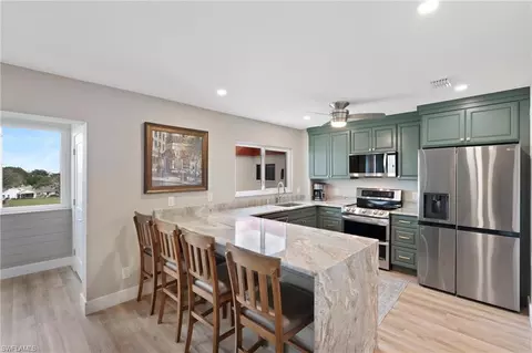 7402 Lake Breeze Dr #401, Fort Myers, FL 33907