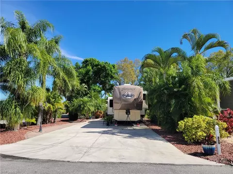 5761 Brightwood Dr, Fort Myers, FL 33905