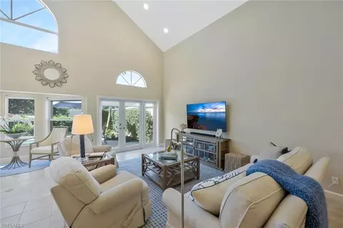7089 Villa Lantana Way, Naples, FL 34108