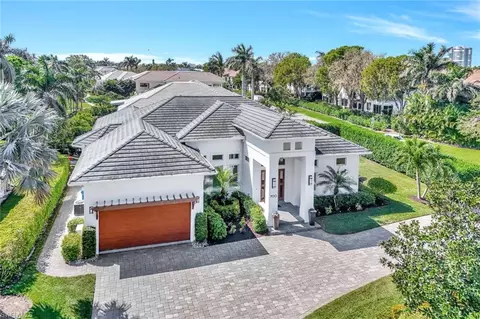 700 Park Shore Dr, Naples, FL 34103