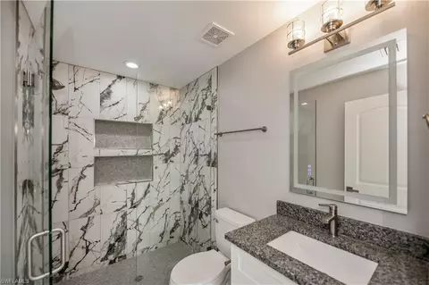 Bath - 103 Concord Loop, Labelle, FL 33935 photo 5 of 9
