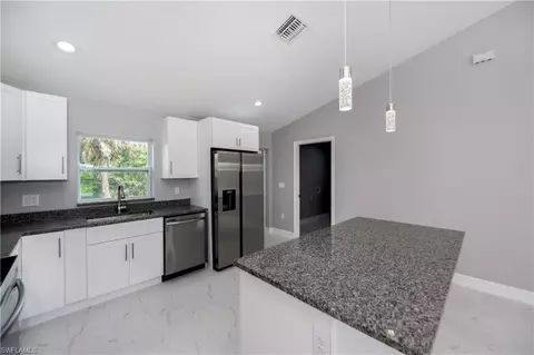 Kitchen - 103 Concord Loop, Labelle, FL 33935 photo 2 of 4