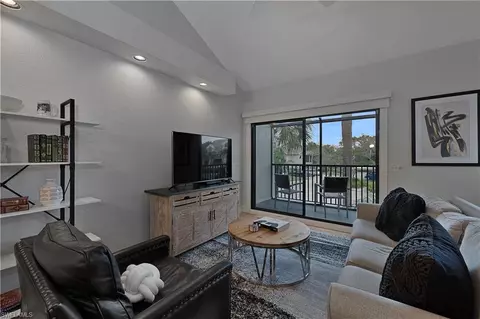 70 Emerald Woods Dr #K4, Naples, FL 34108