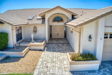 424 SW 52nd St, Cape Coral, FL 33914