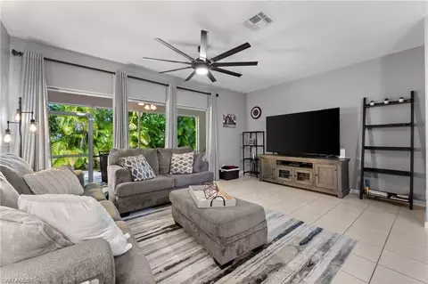 8163 Pacific Beach Dr, Fort Myers, FL 33966