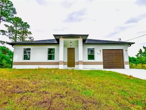 947 Barcelona St E, Lehigh Acres, FL 33974