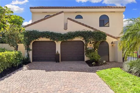 6805 Sand Pointe Cir, Naples, FL 34108