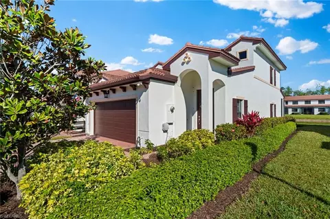 7766 Bristol Cir, Naples, FL 34120
