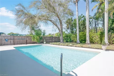 189 Mentor Dr, Naples, FL 34110 photo 18