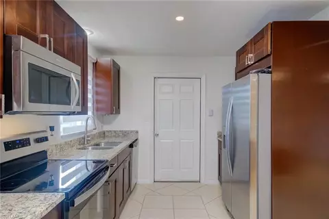 189 Mentor Dr, Naples, FL 34110 photo 4