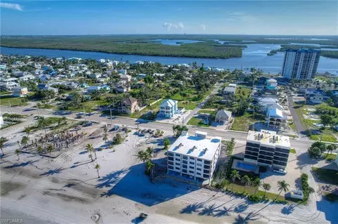 119 Sabal Dr, Fort Myers Beach, FL 33931