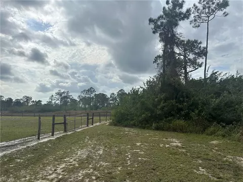 7978 20th Pl, Labelle, FL 33935 photo 2