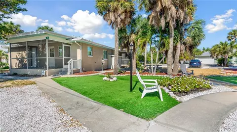 832 Donax St #A2, Sanibel, FL 33957