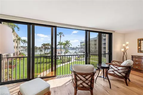 3000 Gulf Shore Blvd N #207, Naples, FL 34103