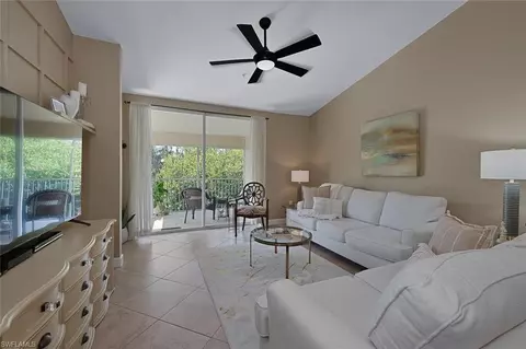 6635 Huntington Lakes Cir #203, Naples, FL 34119