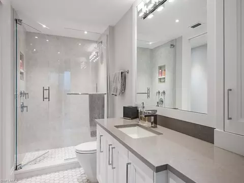 Bath - 60 Seagate Dr #606, Naples, FL 34103 photo 2 of 3