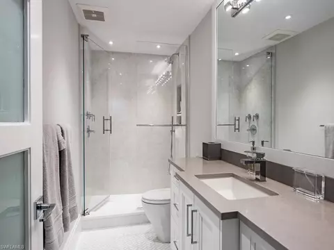 Bath - 60 Seagate Dr #606, Naples, FL 34103 photo 3 of 3