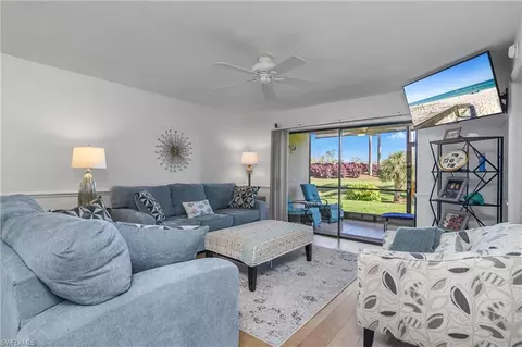 7260 Coventry Ct #407, Naples, FL 34104