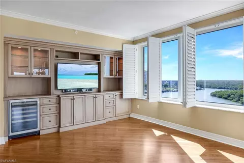 425 Dockside Dr #604, Naples, FL 34110 photo 4
