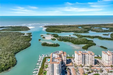 425 Dockside Dr #604, Naples, FL 34110