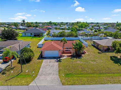 1011 SE 13th Pl, Cape Coral, FL 33990
