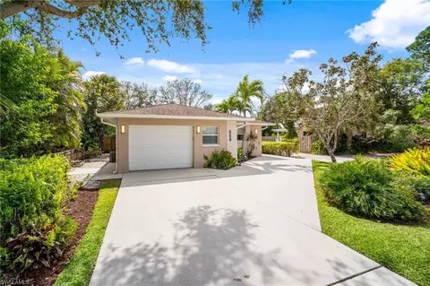 668 95th Ave N, Naples, FL 34108 photo 2