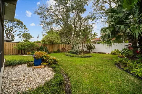 668 95th Ave N, Naples, FL 34108 photo 9