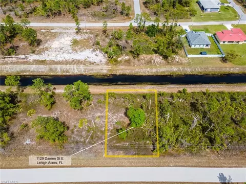 1129 Damen St E, Lehigh Acres, FL 33974