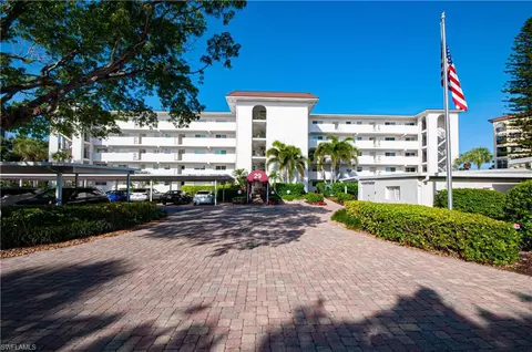 Exterior - 29 High Point Cir E #508, Naples, FL 34103 photo 2 of 4
